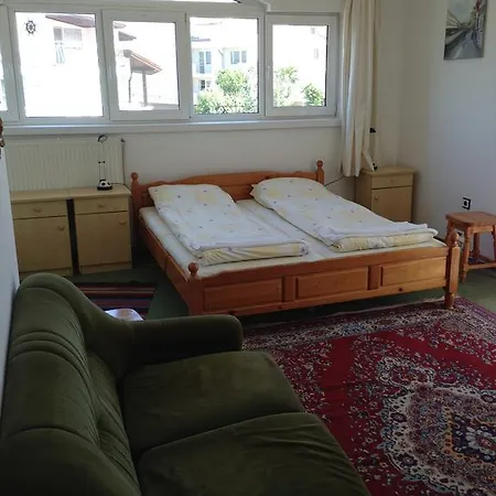 Maison d'hôtes Yana Guest 2*